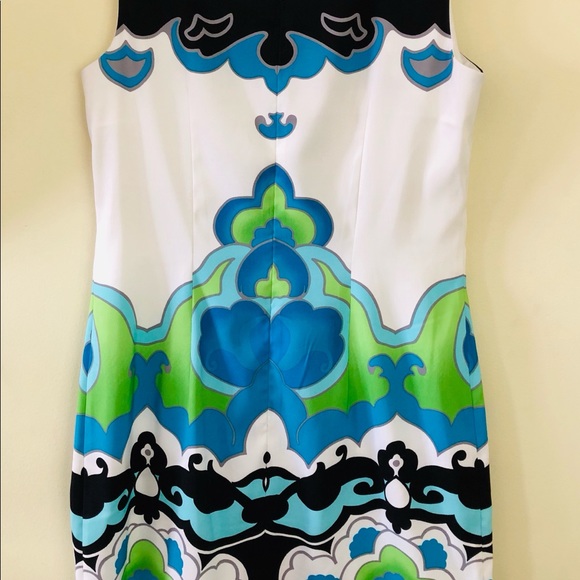 Women's Dress - Picture 4 of 5